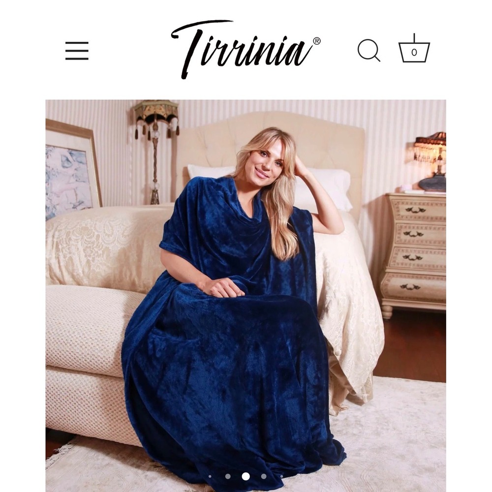 Tirrinia Premium Travel Wearable Blanket Blue Plush Fleece Poncho